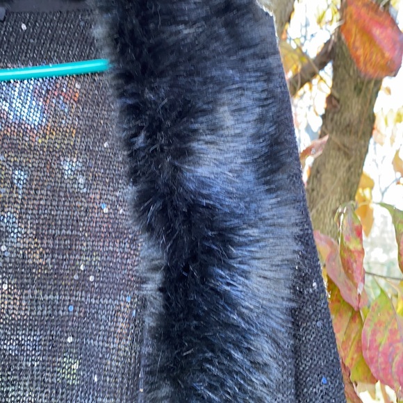 COPY - Black cardigan with detachable fur, with sequins - Picture 2 of 11